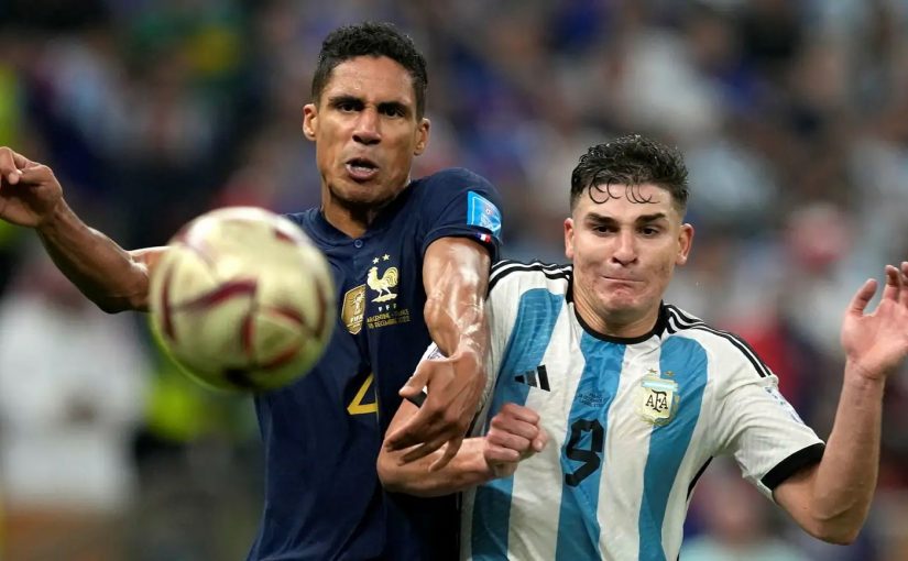 Raphael Varane slutar i Frankrikes landslag