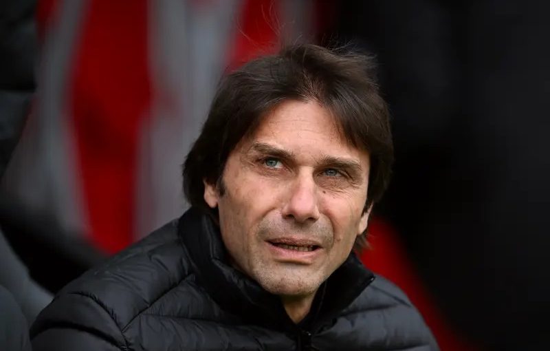 Antonio Conte får sparken av Tottenham