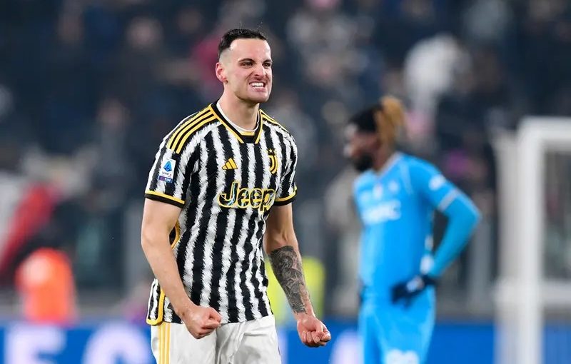 Juventus segrade i stormötet mot Napoli