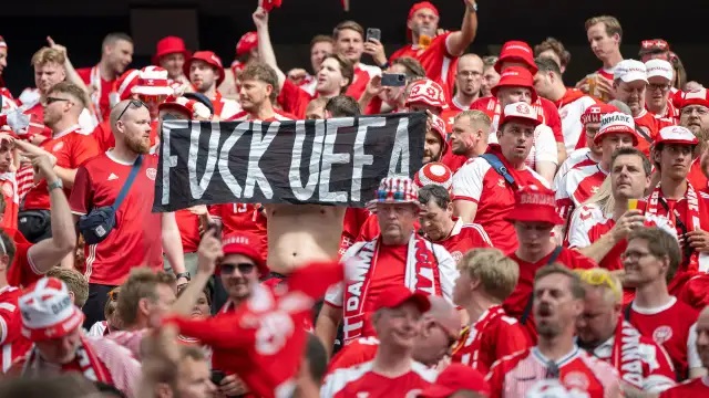 Danmark straffas av Uefa efter banderoll