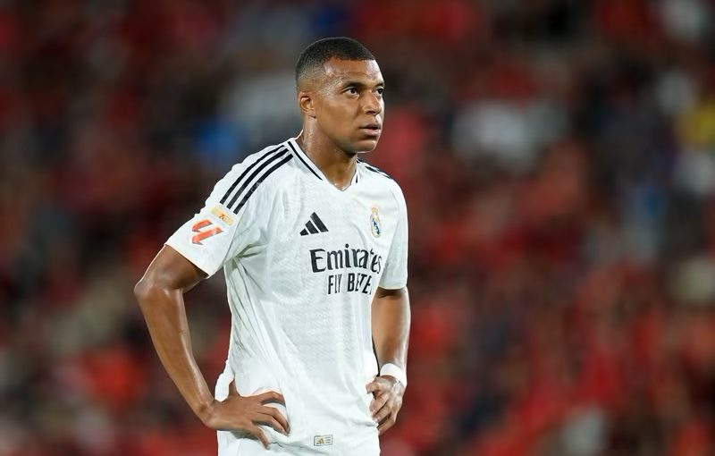 Mbappé pressar PSG